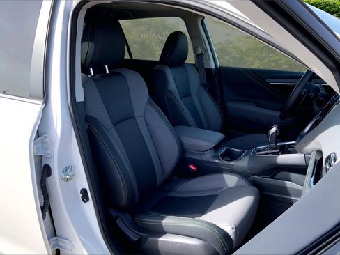 Certified 2025 Subaru Outback Onyx Edition image 28