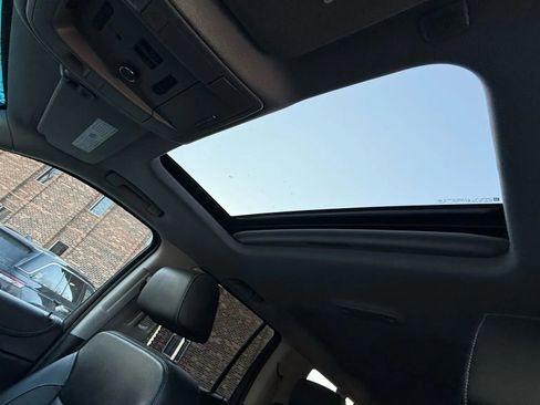 Used 2017 Chevrolet Suburban Premier image 23