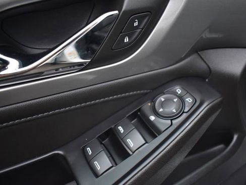 Certified 2023 Chevrolet Traverse LT FWD image 22