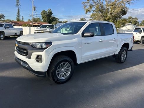 Used 2024 Chevrolet Colorado LT image 3