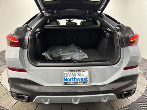 New 2026 BMW X6 xDrive40i image 21