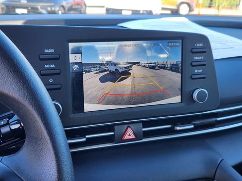 Used 2025 Hyundai Elantra Hybrid FWD image 24