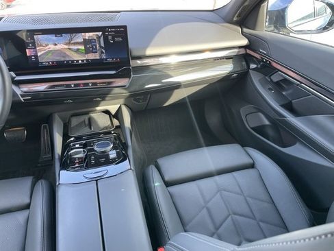 Certified 2024 BMW 540i xDrive w/ Premium Package image 10