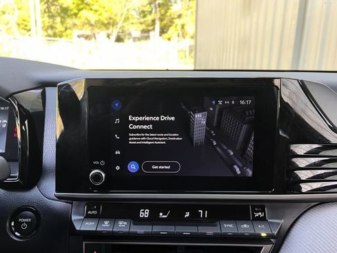 Used 2025 Toyota Camry SE image 23