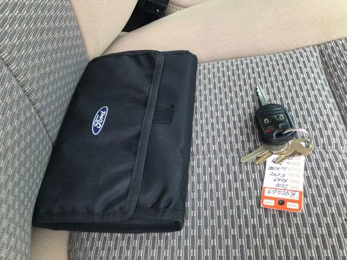 Used 2016 Ford F550 2WD Regular Cab Super Duty image 53