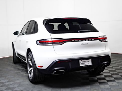 Used 2025 Porsche Macan image 3