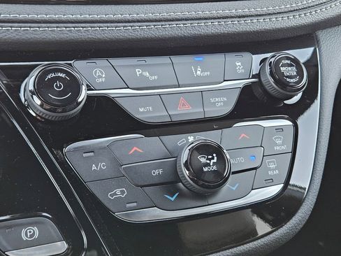 New 2026 Chrysler Pacifica Select image 23