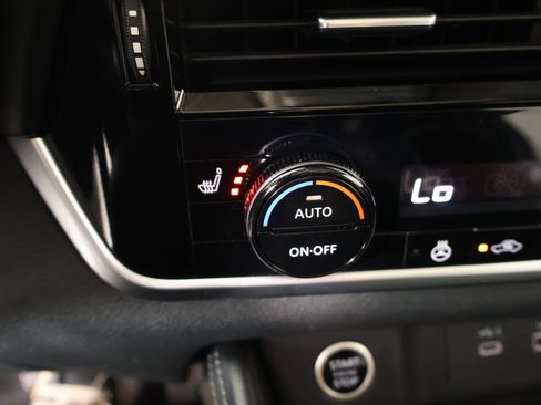 Used 2023 Nissan Rogue SL FWD image 7