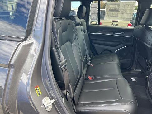 New 2026 Jeep Grand Cherokee Limited RWD image 27