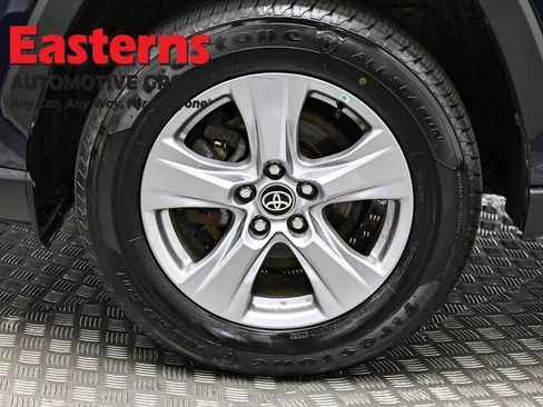 Used 2022 Toyota RAV4 XLE AWD/4WD image 32