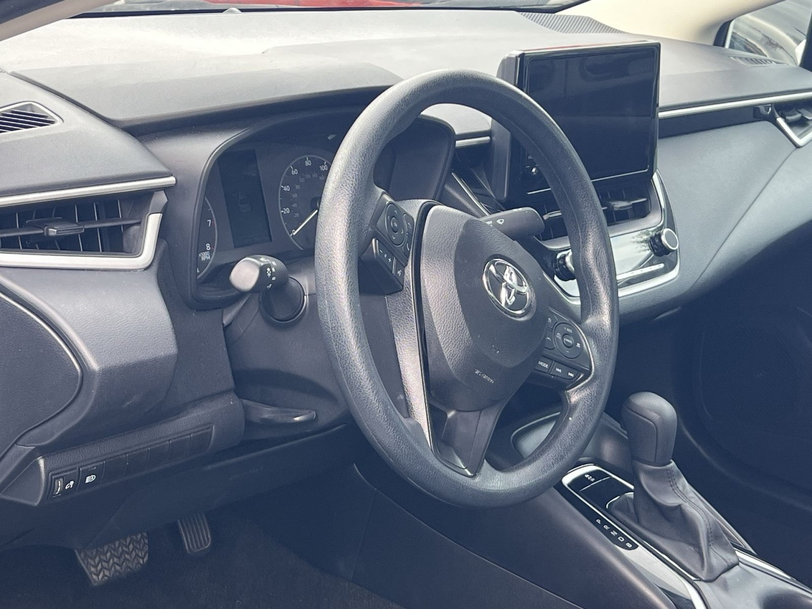 Used 2025 Toyota Corolla LE FWD image 14
