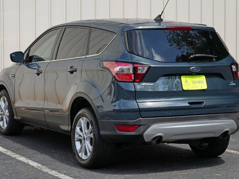 Used 2019 Ford Escape SE FWD image 43