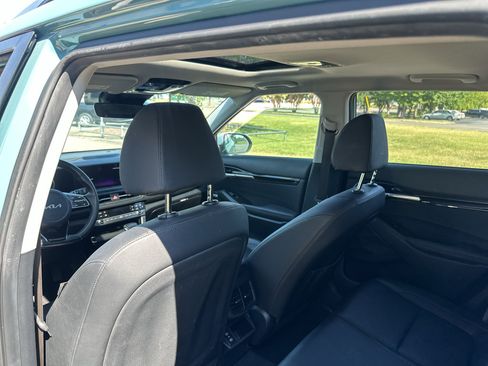 Used 2024 Kia Seltos SX w/ SX Sunroof Package AWD/4WD image 17