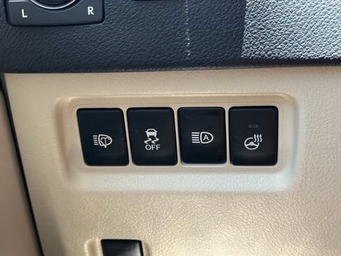 Used 2023 Lexus GX 460 Premium w/ Accessory Package AWD/4WD image 27