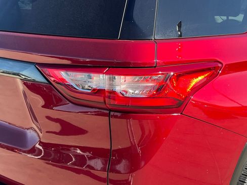 Used 2021 Chevrolet Traverse RS image 14