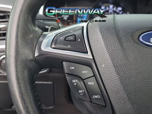 Used 2018 Ford Edge Titanium w/ Equipment Group 301A FWD image 10