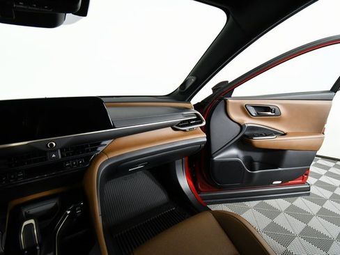 Used 2025 Toyota Crown Signia image 20