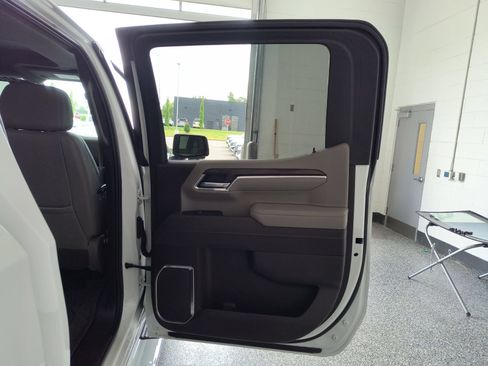 Used 2025 GMC Sierra 1500 SLT w/ SLT Premium Plus Package AWD/4WD image 28