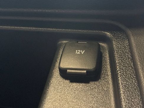 Used 2024 Ford Expedition XLT AWD/4WD image 13