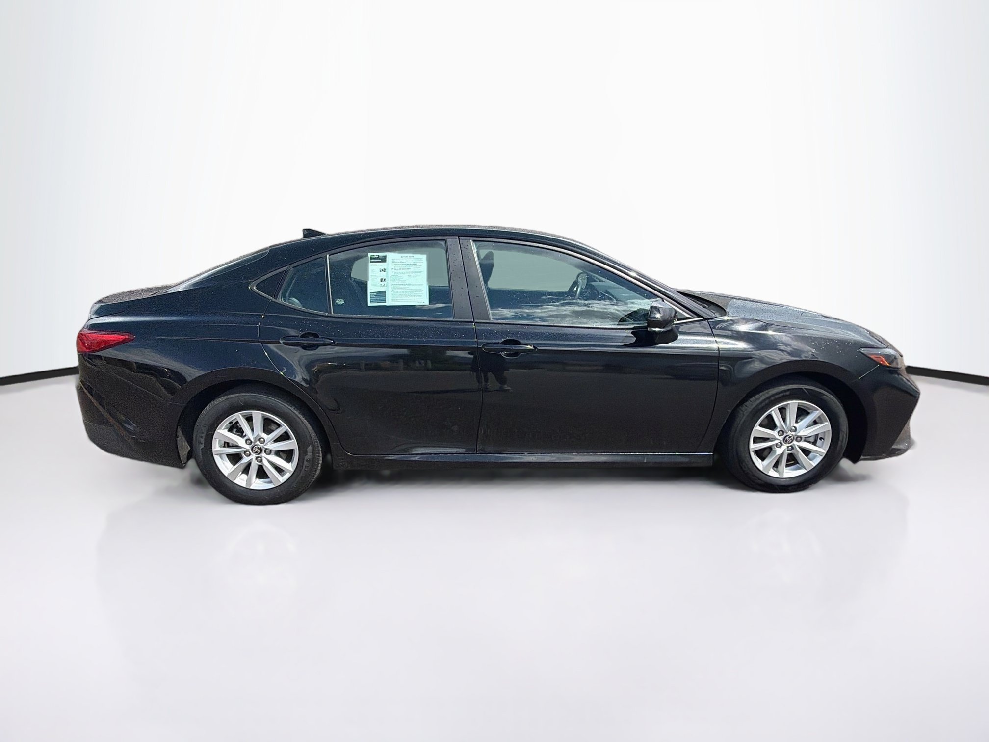 Used 2025 Toyota Camry LE FWD image 10