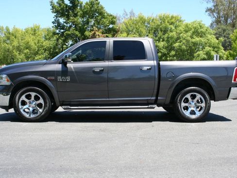 Used 2017 RAM 1500 Laramie AWD/4WD image 8