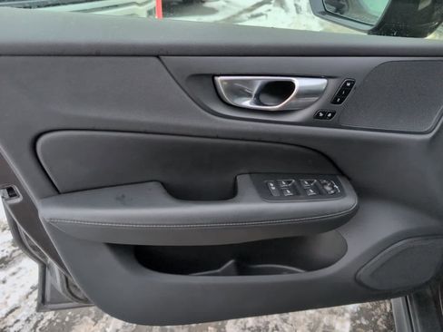 Used 2025 Volvo V60 B5 Cross Country Plus image 11