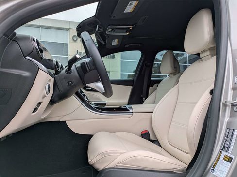 Used 2022 Mercedes-Benz C 300 Sedan image 2