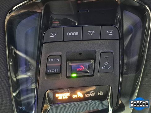 Used 2024 Toyota Venza Limited image 29