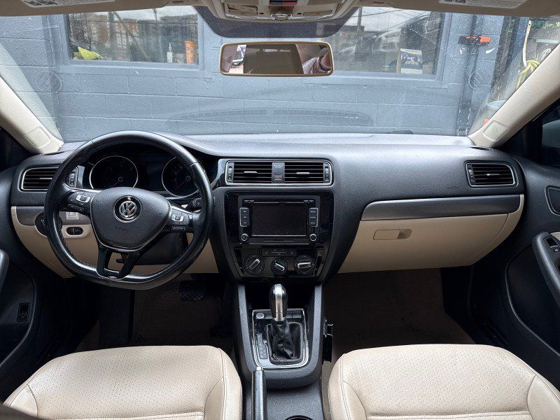 Used 2015 Volkswagen Jetta TDI SE FWD image 7