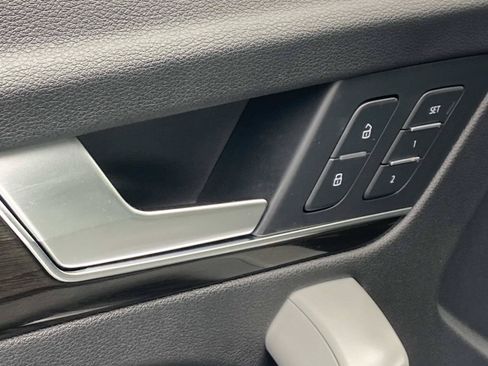 Used 2018 Audi Q5 Prestige w/ Prestige Package AWD/4WD image 21