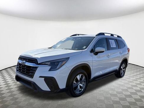 Used 2024 Subaru Ascent Premium w/ Convenience Package image 3