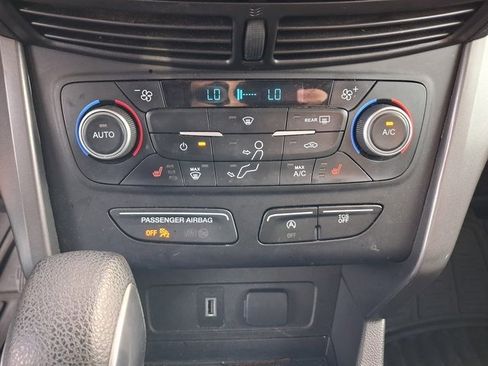 Used 2018 Ford Escape SE image 21