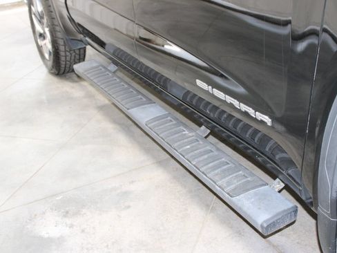 Used 2022 GMC Sierra 1500 SLT w/ SLT Convenience Package AWD/4WD image 14