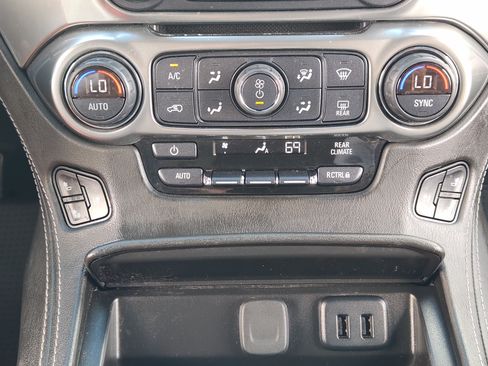 Used 2019 Chevrolet Suburban Premier AWD/4WD image 20