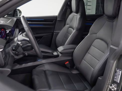 Used 2025 Porsche Macan 4S Electric image 5