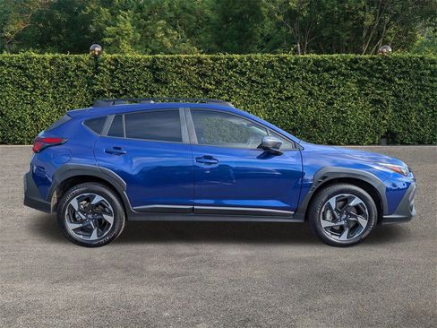 Used 2024 Subaru Crosstrek 2.5i Limited w/ Crosstrek Mirror Package image 3