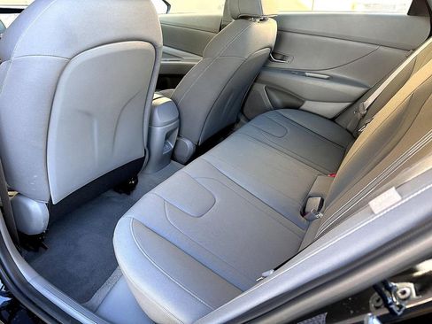 Used 2024 Hyundai Elantra SEL FWD image 21