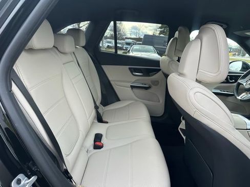 Used 2026 Mercedes-Benz GLC 300 4MATIC image 22