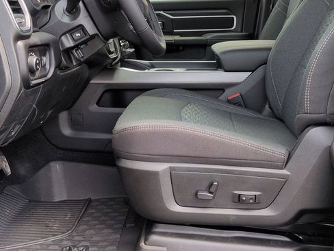 Used 2025 RAM 2500 Big Horn AWD/4WD image 10