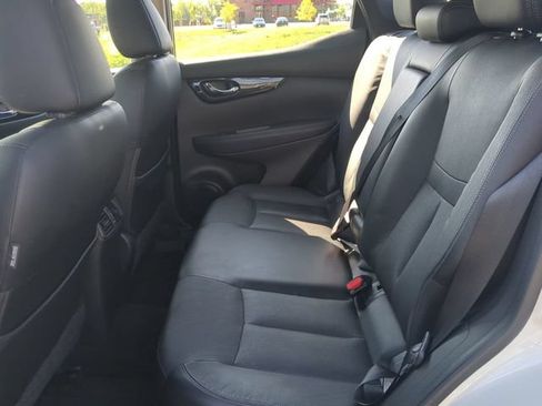 Used 2017 Nissan Rogue Sport SL w/ SL Premium Package FWD image 14