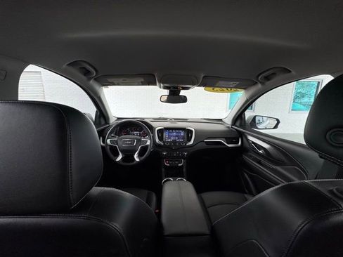 Used 2023 GMC Terrain SLT w/ Infotainment Package II image 26