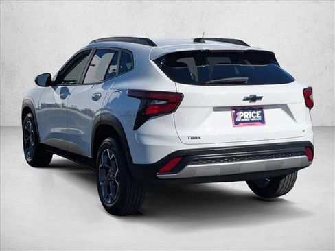 Certified 2024 Chevrolet Trax LT w/ Sunroof Package image 8