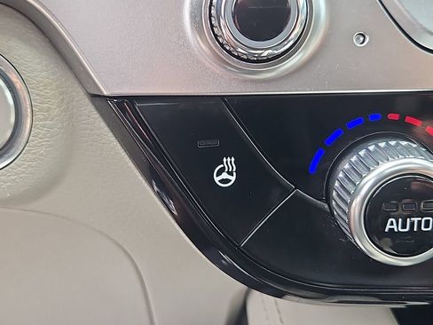 Certified 2024 Kia Telluride EX w/ EX Captain's Chair Package AWD/4WD image 19