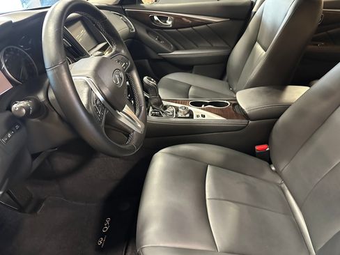 Used 2018 INFINITI Q50 Luxe w/ Essential Package (3.0T Luxe) AWD/4WD image 11