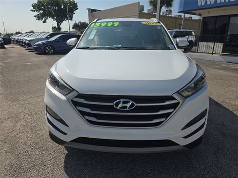 Used 2018 Hyundai Tucson Sport FWD image 2