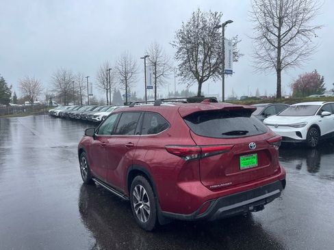 Used 2022 Toyota Highlander XLE image 7
