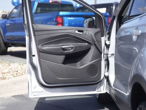 Used 2019 Ford Escape SE image 29