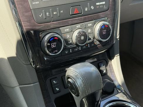 Used 2017 Buick Enclave Leather FWD image 27