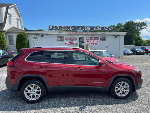 Used 2015 Jeep Cherokee Latitude w/ Cold Weather Group FWD image 5