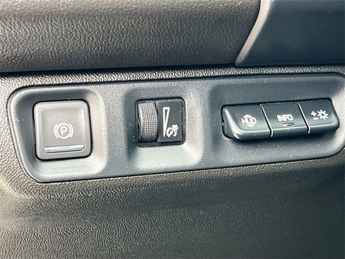 Used 2023 GMC Acadia AT4 w/ Technology Package image 10